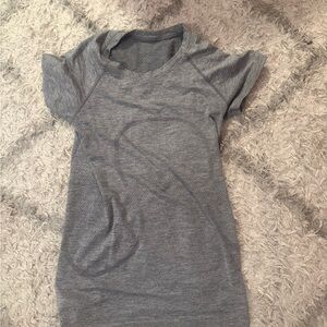 lululemon athletica Gray Short Sleeve Tee